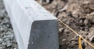 Установка бордюров для тротуарной плитки в Алейске - цена от 825 руб.