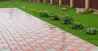Укладка тротуарной плитки на клей в Алейске - стоимость от 825 руб.