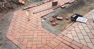 Укладка тротуарной плитки в Алейске в октябре