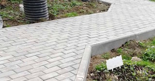Профессиональная укладка брусчатки в Алейске в октябре