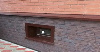 Облицовка цоколя панелями под камень в Алейске в октябре